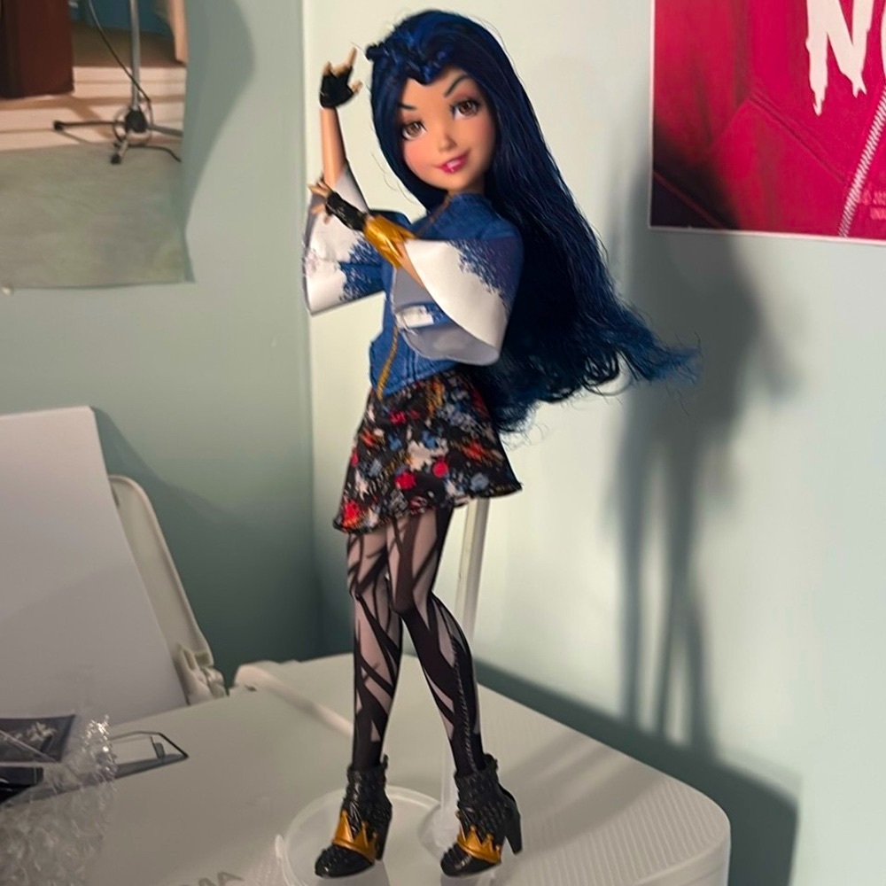(SOLD) Descendants Evie doll Hasbro 2014